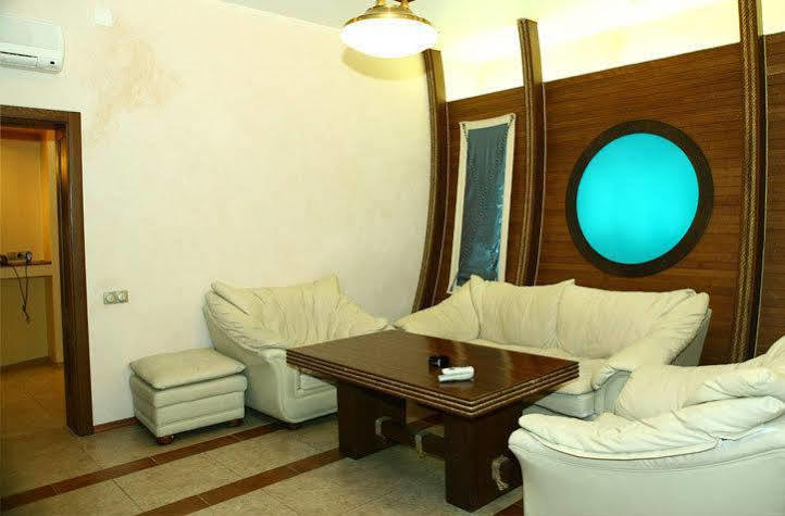 Columbus Hotel Odessa Eksteriør billede