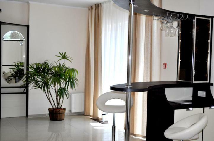 Columbus Hotel Odessa Eksteriør billede